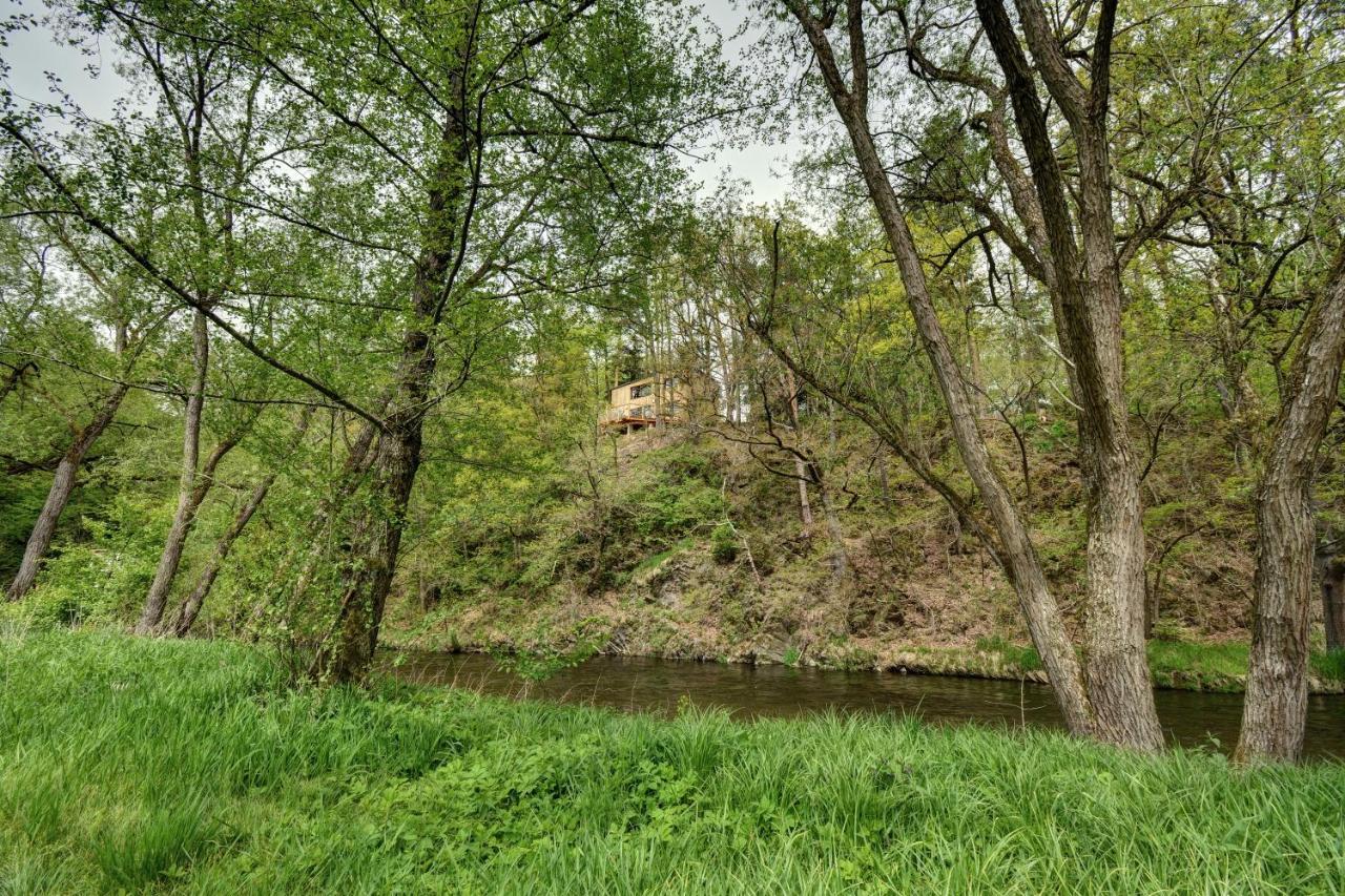 Riverside Cabin Doudleby Bagian luar foto
