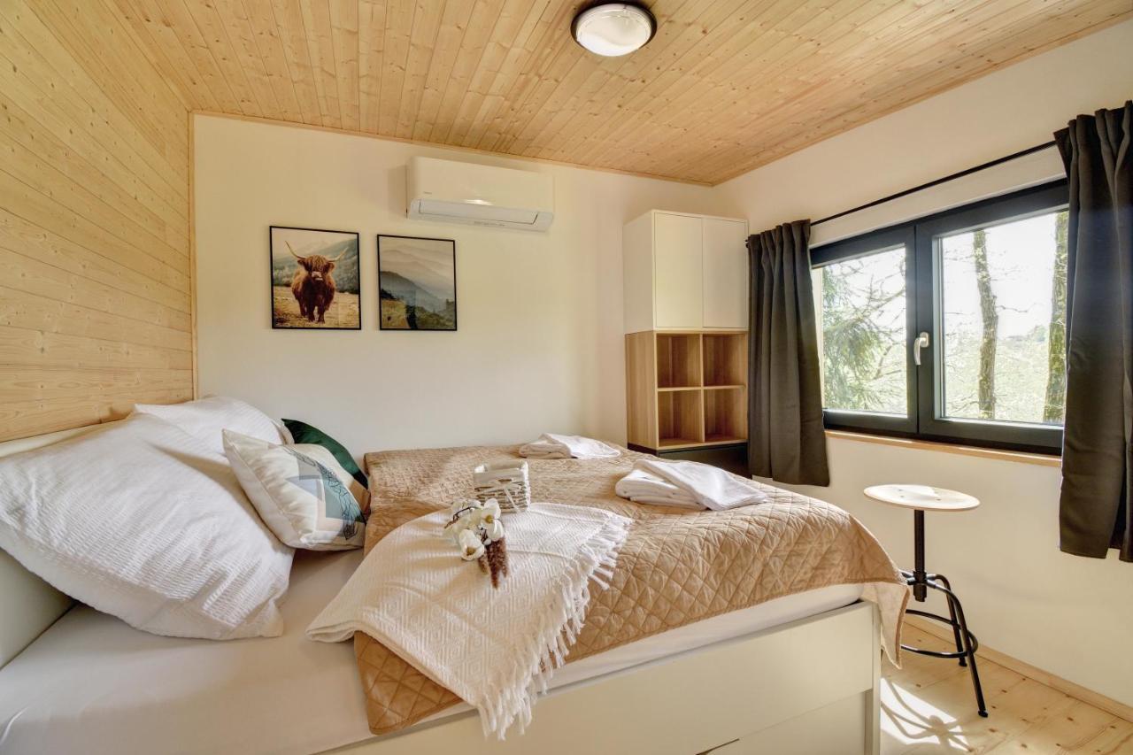 Riverside Cabin Doudleby Bagian luar foto